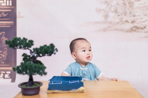 枣阳宝宝总是抠鼻子